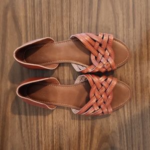Never Worn Universal Threads Brown Sandals